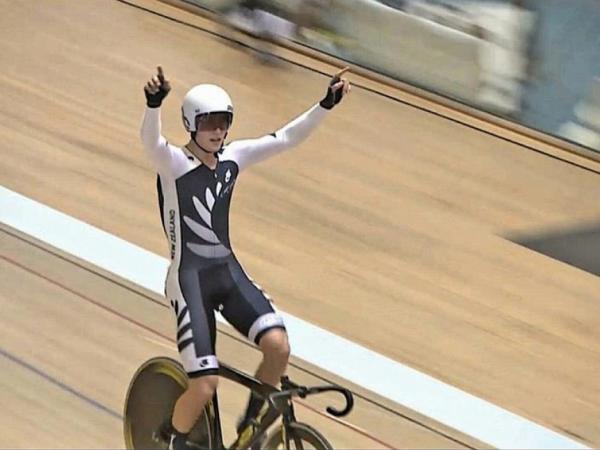 1large Campbell Stewart Omnium Title