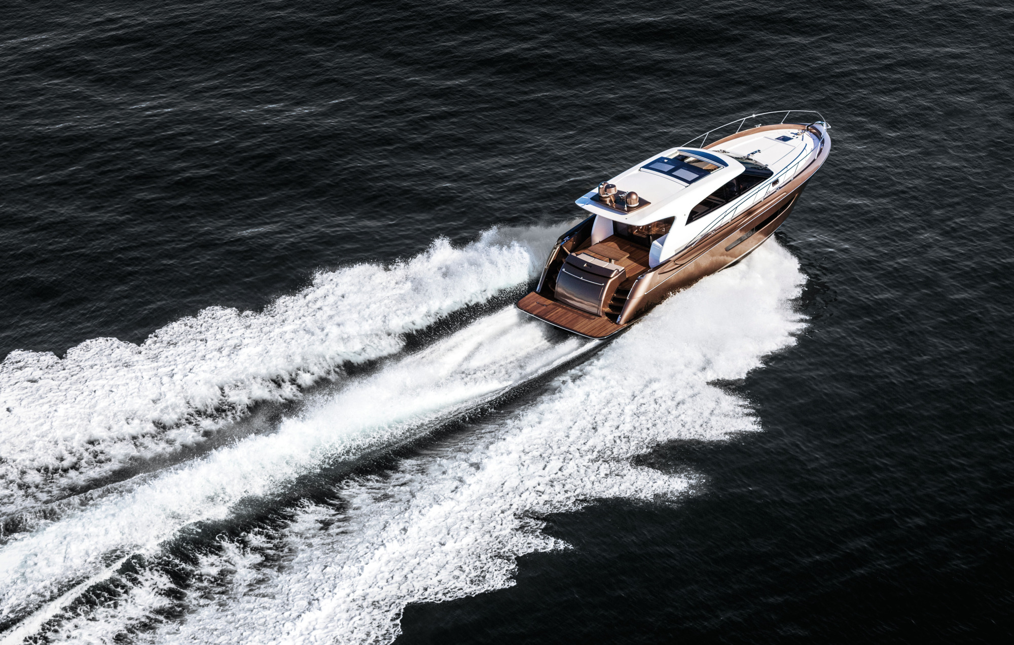 Elandra 53 Exterior05