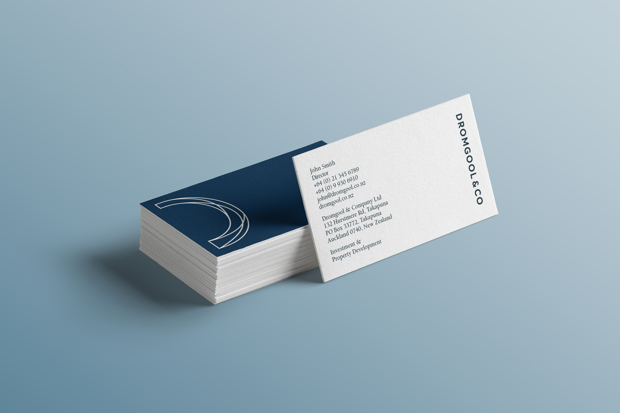 Dromgool Business Card Mockup